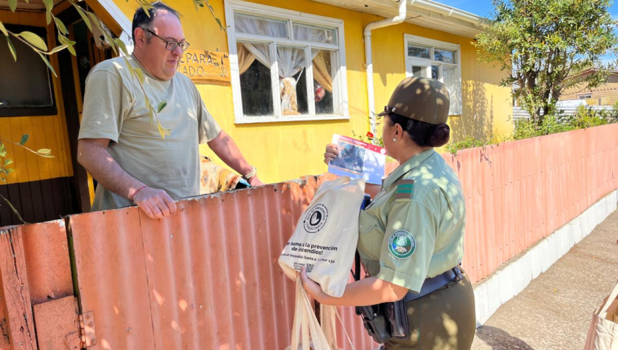 /carabineros-de-lebu-y-red-comunitaria-refuerzan-prevencion-de-incendios