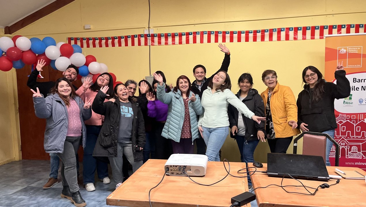 /mujeres-emprendedoras-de-natales-crecen-gracias-al-esfuerzo-de-su-junta-y