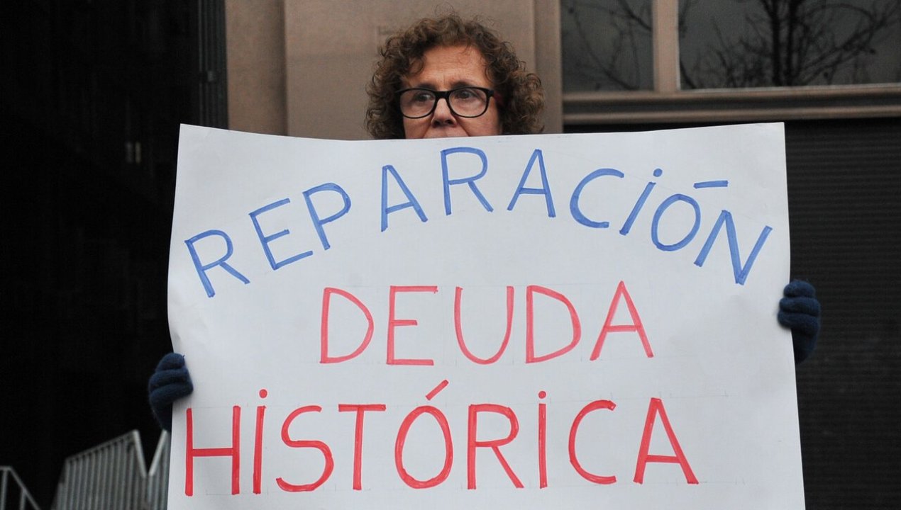 /actualidad/educacion/colegio-de-profesores/ingresan-al-congreso-proyecto-de-ley-que-busca-reparar-deuda-historica