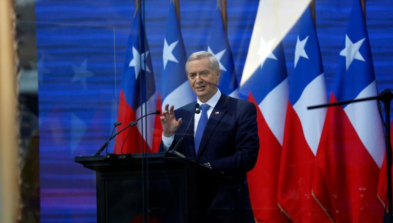 /actualidad/kast-da-discurso-con-vidrio-blindado-en-vina