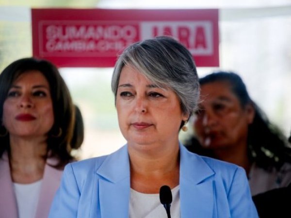 Jara solicita que Kast se disculpe con Matthei tras recordar ataques digitales en su contra