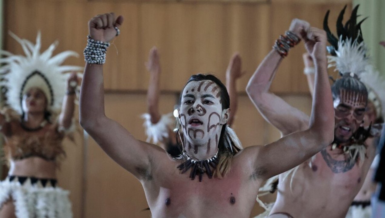 /regionales/region-de-valparaiso/rapa-nui-vota-consulta-clave-sobre-estatuto-especial-y-futuro-gobierno